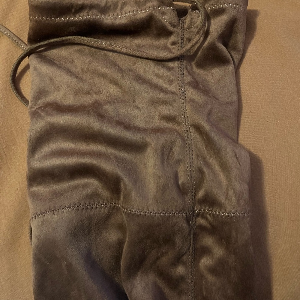Cognac Over the Knee Boots Microsuede Material w/ Tie on top! Size 8 NEVER WORN - Picture 4 of 6